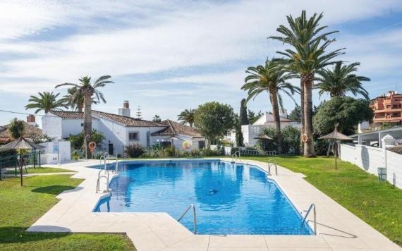 Right Casa Estate Agents Are Selling 828452 - Adosado dúplex en venta en Estepona, Málaga, España
