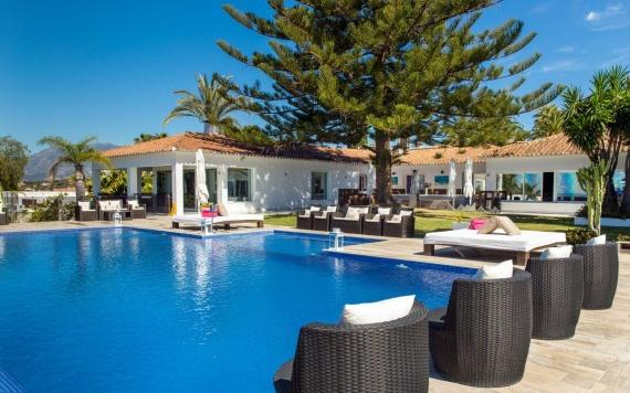 Right Casa Estate Agents Are Selling 832737 - Villa For sale in Elviria, Marbella, Málaga, Spain