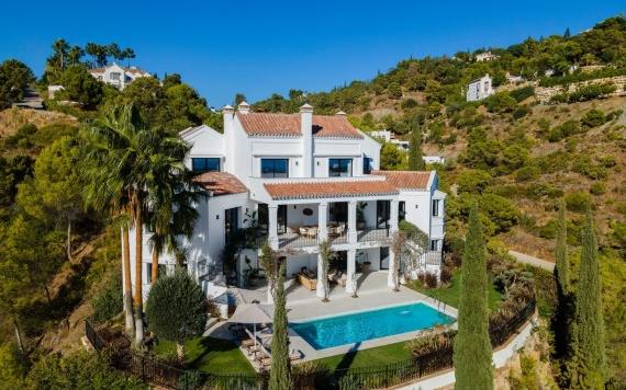 Right Casa Estate Agents Are Selling 847918 - Villa For sale in El Madroñal, Benahavís, Málaga, Spain