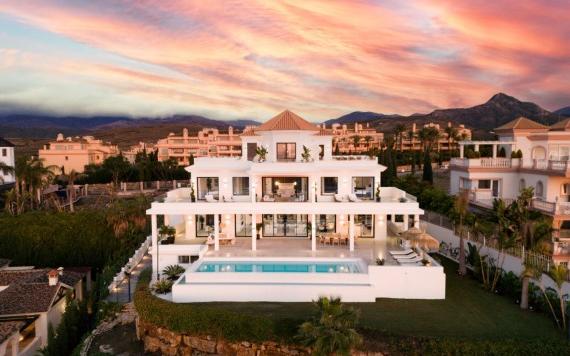 Right Casa Estate Agents Are Selling 850389 - Villa For sale in Los Flamingos, Benahavís, Málaga, Spain