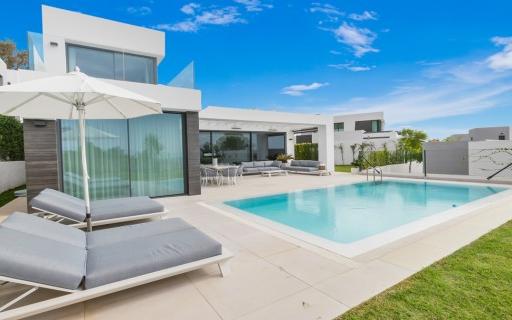 Right Casa Estate Agents Are Selling 857605 - Villa For sale in Calahonda, Mijas, Málaga, Spain