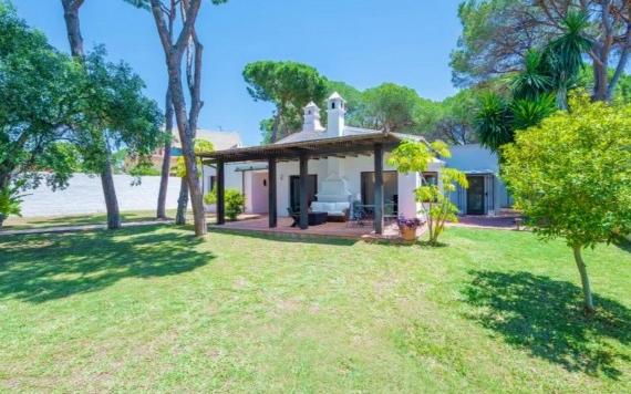 Right Casa Estate Agents Are Selling 872759 - Villa en venta en Elviria, Marbella, Málaga, España