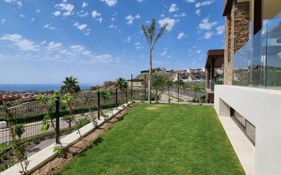 Right Casa Estate Agents Are Selling 888389 - Apartment For sale in El Paraiso Alto, Estepona, Málaga, Spain