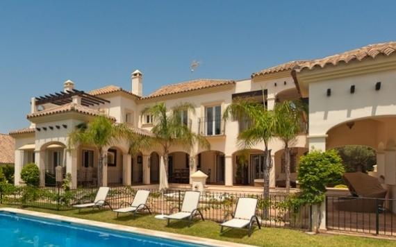 Right Casa Estate Agents Are Selling 689791 - Villa For rent in Bahía de Marbella, Marbella, Málaga, Spain