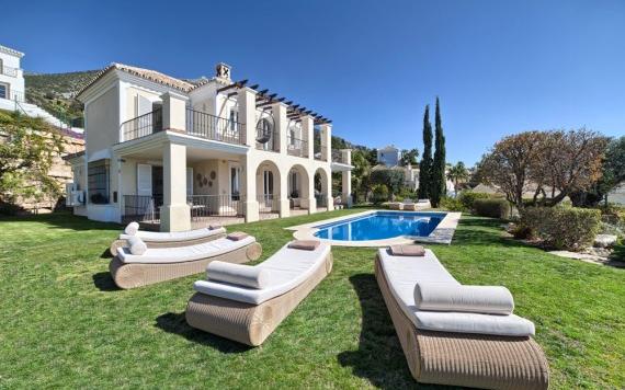 Right Casa Estate Agents Are Selling 724005 - Villa For sale in Istán, Málaga, Spain