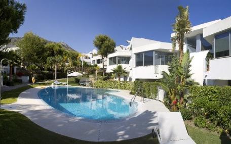 Right Casa Estate Agents Are Selling 750416 - Townhouse For rent in Sierra Blanca, Marbella, Málaga, Spain