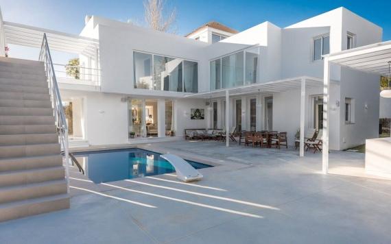 Right Casa Estate Agents Are Selling 776313 - Villa For rent in Nueva Andalucía, Marbella, Málaga, Spain