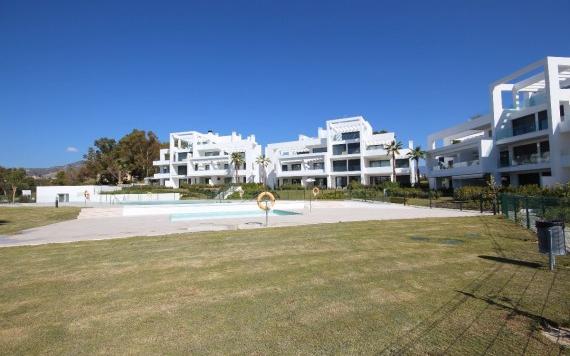 Right Casa Estate Agents Are Selling 782417 - Garden Apartment en alquiler en Atalaya, Estepona, Málaga, España