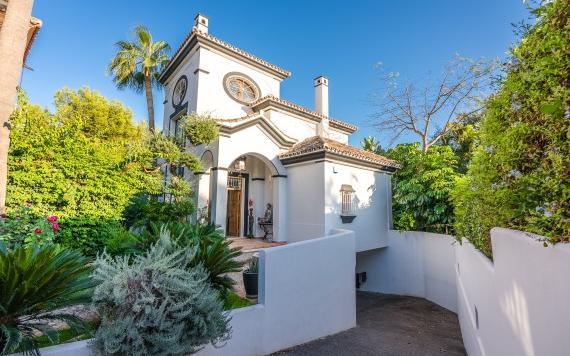 Right Casa Estate Agents Are Selling 879795 - Detached Villa For sale in Marbella, Málaga, Spain