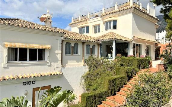 Right Casa Estate Agents Are Selling Five bedroom detached villa with fantastic sea views in Mijas Pueblo