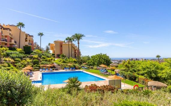 Right Casa Estate Agents Are Selling Increíble apartamento de 2 habitaciones con gran vistas al mar en Los Arqueros, Benahavís