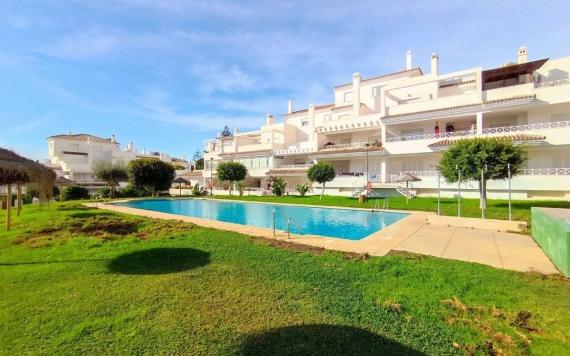Right Casa Estate Agents Are Selling Beautiful middle floor apartment in Marbella, Costa del Sol. 