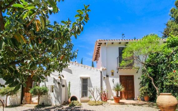 Right Casa Estate Agents Are Selling Unique and charming finca with lots of land in Velez-Málaga