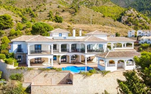 Right Casa Estate Agents Are Selling Luxury villa in Valtocado, Mijas

