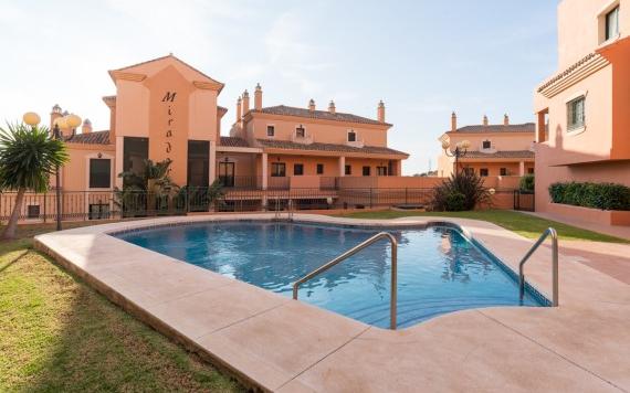 Right Casa Estate Agents Are Selling Apartamento totalmente reformado en Elviria, Marbella