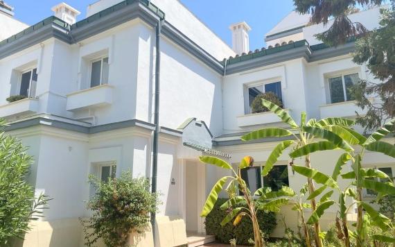 Right Casa Estate Agents Are Selling Beachside Townhouse in Estepona, Costa del Sol. 
