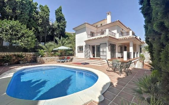 Right Casa Estate Agents Are Selling Exquisite independent villa near the village of Mijas