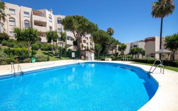 Right Casa Estate Agents Are Selling Charming 2 bedroom 2 bathroom ground-floor apartment located in Riviera del Sol.