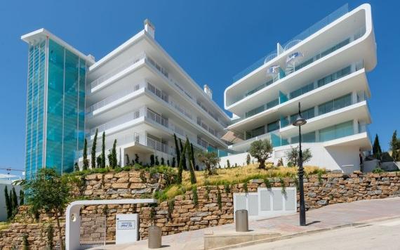 Right Casa Estate Agents Are Selling Impresionante ático de 2 dormitorios con excepcionales vistas al mar en Fuengirola