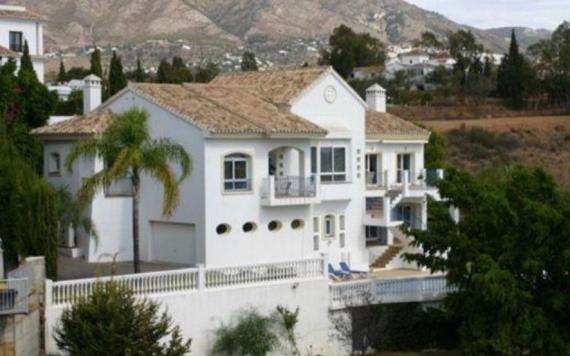 Right Casa Estate Agents Are Selling ¡Amplia Villa Independiente En Mijas Golf!