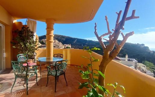 Right Casa Estate Agents Are Selling Fantastic 3 bedroom penthouse in Calahonda