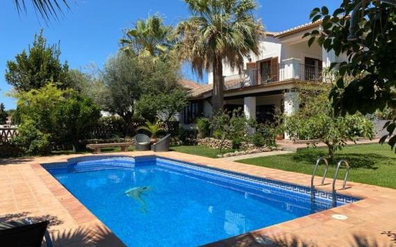 Right Casa Estate Agents Are Selling Espectacular Villa de 8 dormitorios en Marbella
