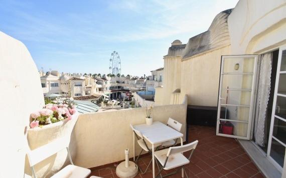 Right Casa Estate Agents Are Selling Beautiful apartment with great sea views in Benalmadena