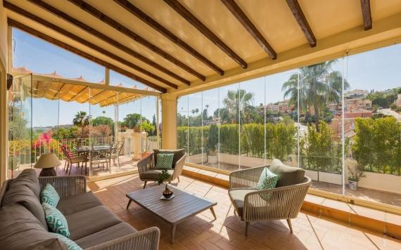 Right Casa Estate Agents Are Selling Impresionante villa de 4 dormitorios en Nueva Andalucia
