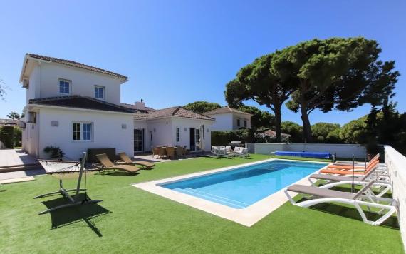 Right Casa Estate Agents Are Selling Stunning 4 bedroom villa in lower Calahonda