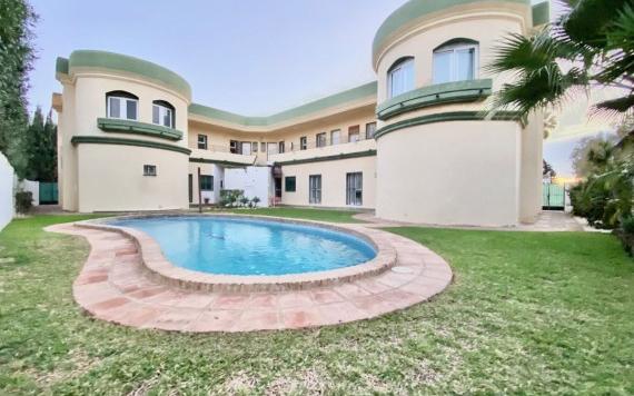 Right Casa Estate Agents Are Selling Charming Seaside Apartment with 2 Bedrooms, 1 Bathroom, 2 Balconies, 1 Terrace, Communal Pool