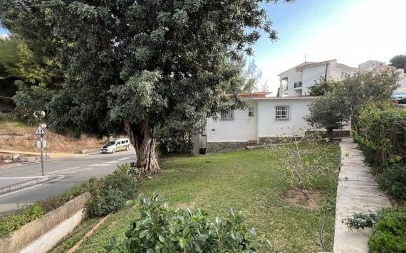 Right Casa Estate Agents Are Selling Encantador chalet de 3 dormitorios en Torreblanca
