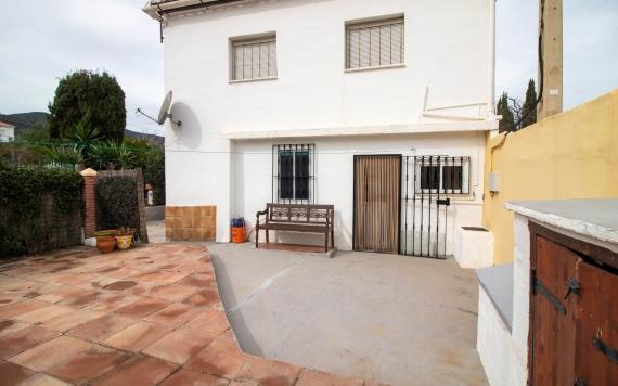 Right Casa Estate Agents Are Selling Beautiful 5 bedroom townhouse in Alora