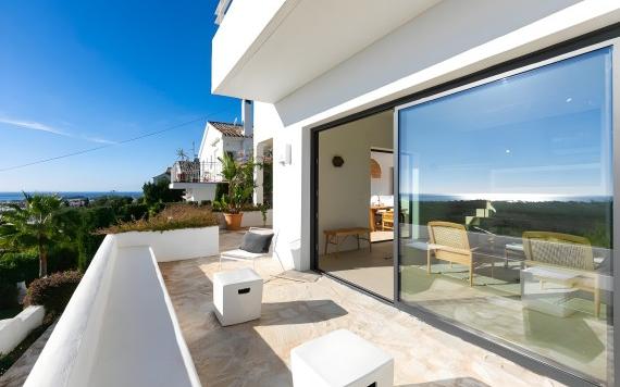 Right Casa Estate Agents Are Selling Exquisit 4 bedroom detached villa in Benahavís