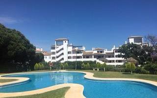 Right Casa Estate Agents Are Selling Beautiful two bedroom, two bathroom flat in Calahonda, with excellent location. 