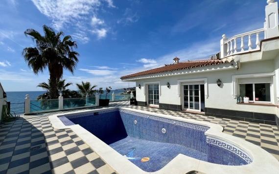 Right Casa Estate Agents Are Selling 5 bedroom villa with breathtaking views in El Chaparral