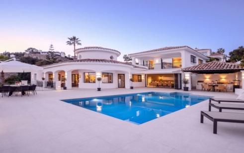 Right Casa Estate Agents Are Selling Wonderful 5 bedroom villa in El Paraiso