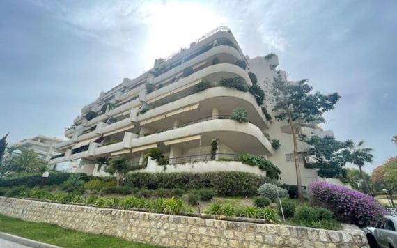 Right Casa Estate Agents Are Selling Fantástico apartamento de 3 dormitorios en Marbella