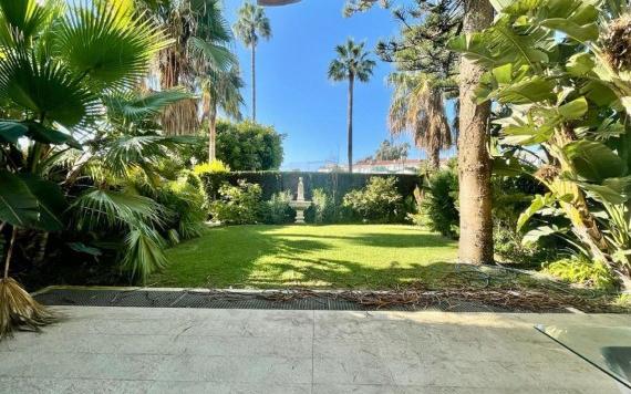 Right Casa Estate Agents Are Selling Wonderful 4 bedroom apartment in Guadalmina Baja