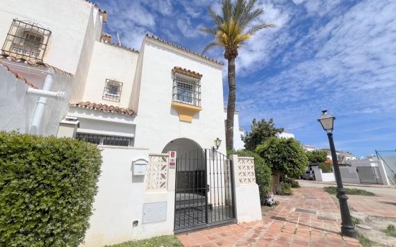 Right Casa Estate Agents Are Selling Beautiful 4 bedroom townhouse in Casares Playa