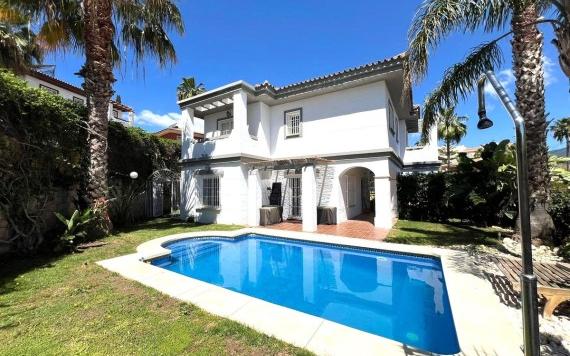 Right Casa Estate Agents Are Selling Bright 4 bedroom villa in La Cala Hills