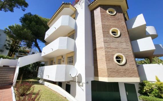 Right Casa Estate Agents Are Selling STUNNING 3 BEDROOM APARTMENT IN LOWER CALAHONDA