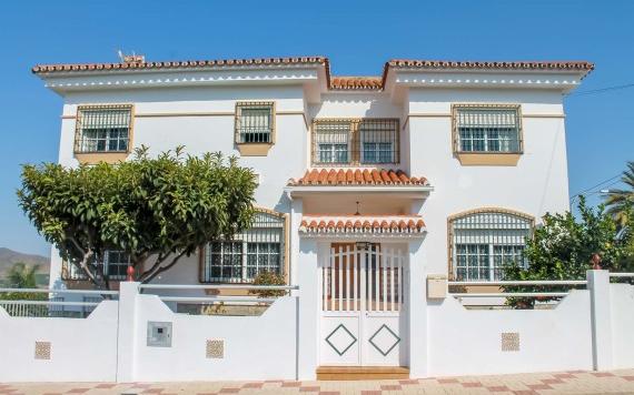 Right Casa Estate Agents Are Selling Large 4 bedroom Villa for sale in Alhaurín de la Torre!