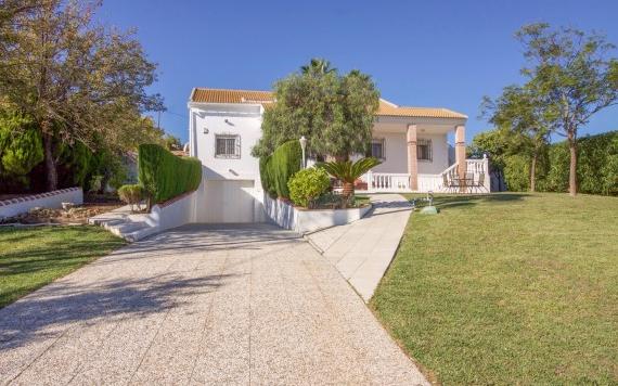 Right Casa Estate Agents Are Selling Finca For Sale In Alhaurin De La Torre - 5 Bedroom Villa