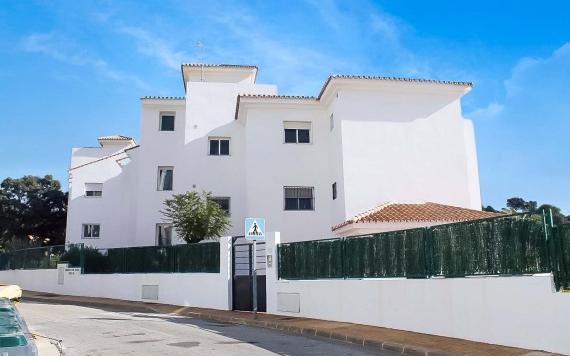 Right Casa Estate Agents Are Selling Encantador apartamento de 3 dormitorios en la urbanización Alhaurín Golf