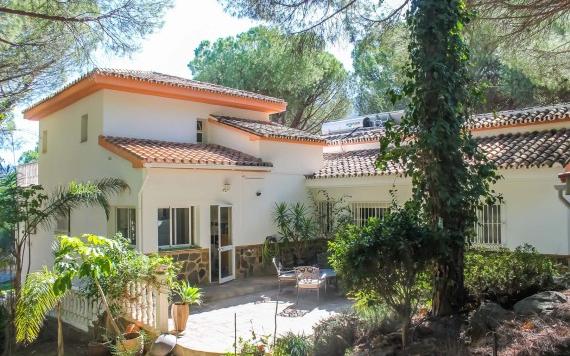 Right Casa Estate Agents Are Selling Spacious Villa For Sale In Alhaurin De La Torre, Malaga