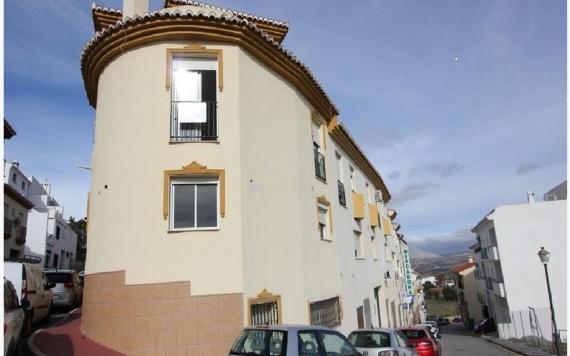 Right Casa Estate Agents Are Selling bank repossession 3 bedroom apartment in Alora