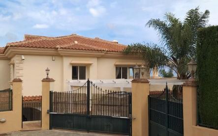 Right Casa Estate Agents Are Selling Beautiful 4 bedroom villa for sale in Riviera del Sol.
