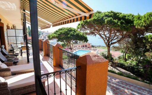 Right Casa Estate Agents Are Selling Beach front 3 bedroom furnished apartment, situated on the first floor with large terrace near all amenities.