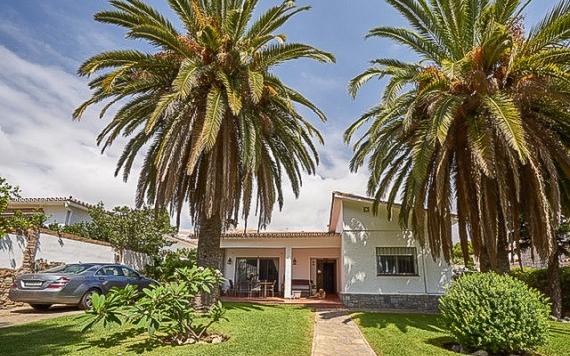 Right Casa Estate Agents Are Selling 3 bedroom Spanish Villa on one level in the center of Arroyo de la Miel, Benalmádena.