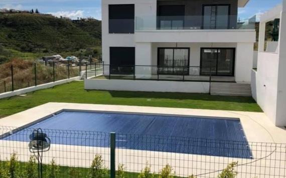 Right Casa Estate Agents Are Selling Villa en venta en Manilva